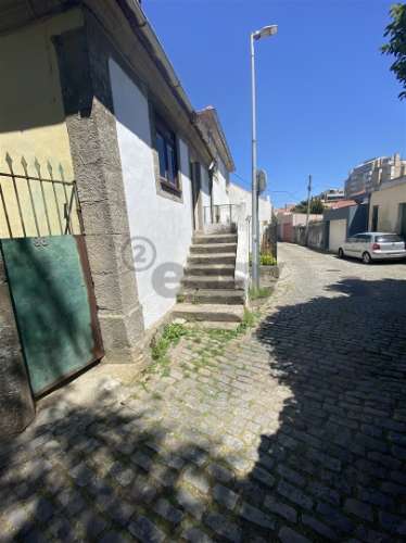 Moradia T9 para Venda na Foz do Douro, Porto | Investimento