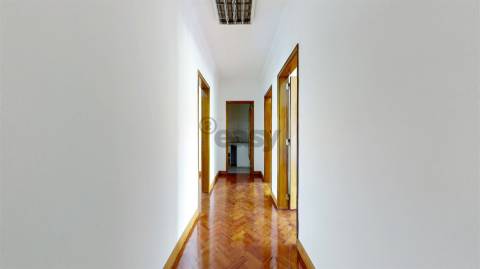 Escritório T5 no Conde Redondo em Lisboa