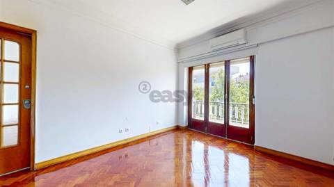Escritório T5 no Conde Redondo em Lisboa