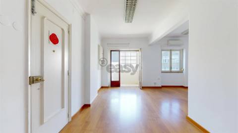 Escritório T5 no Conde Redondo em Lisboa