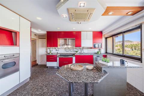 Apartamento 8 assoalhadas em Odivelas