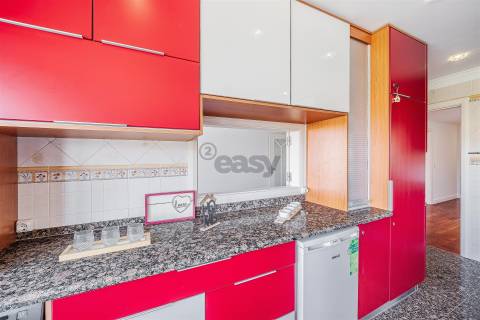 Apartamento 8 assoalhadas em Odivelas
