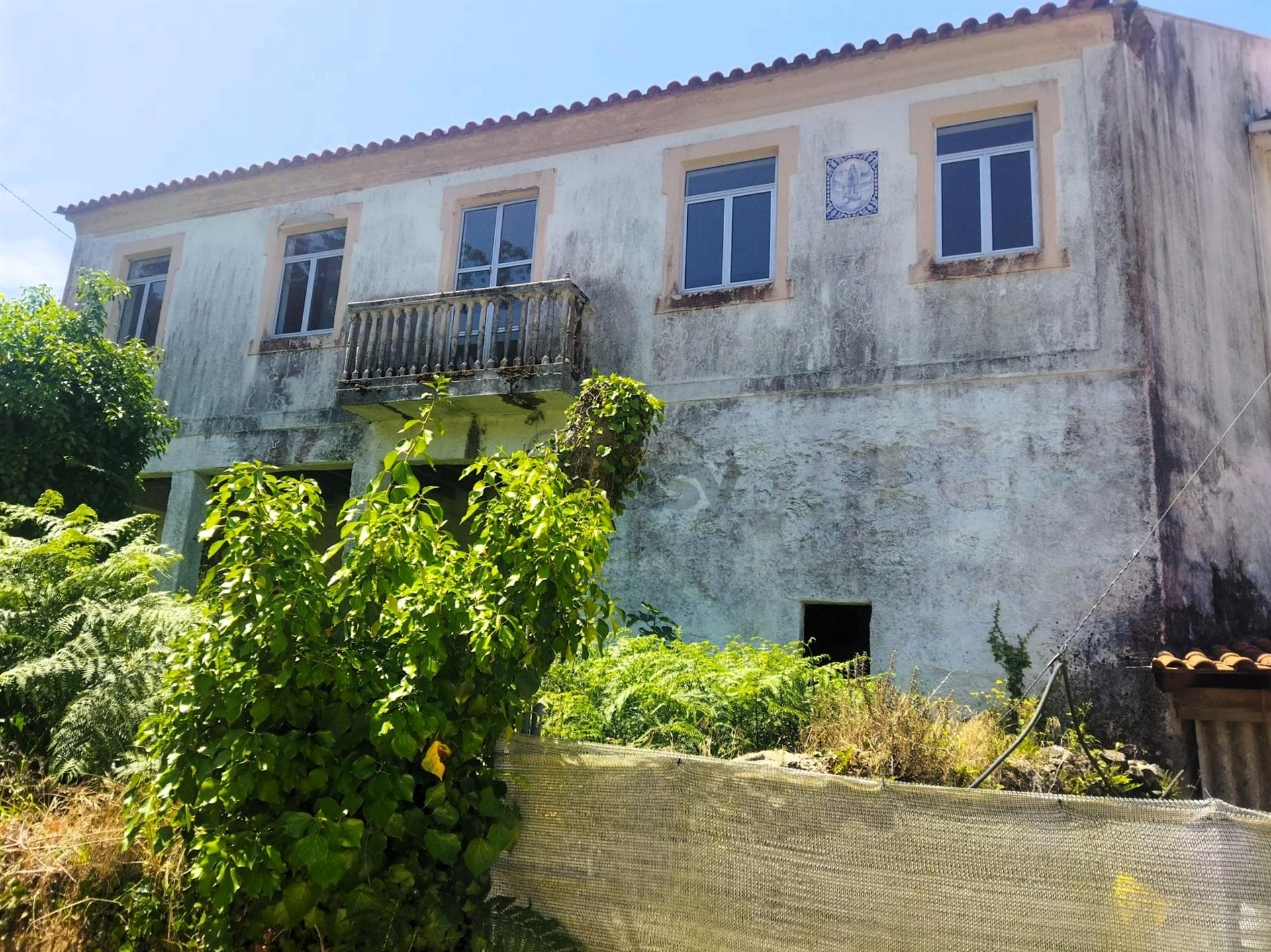 Propriedade com Ruína e Vista Rio para Turismo em Caminha