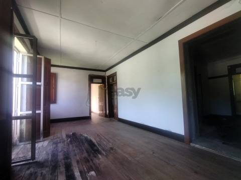 Propriedade com Ruína e Vista Rio para Turismo em Caminha