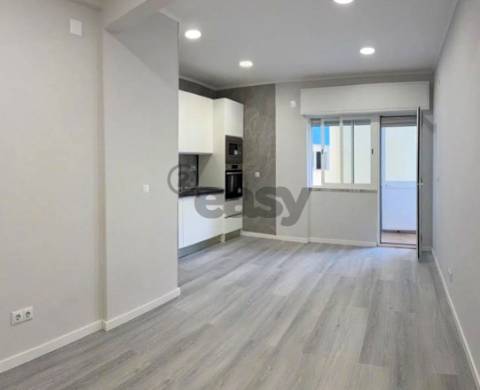 T1 muito central na Amadora remodelado