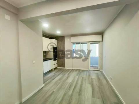 T1 muito central na Amadora remodelado