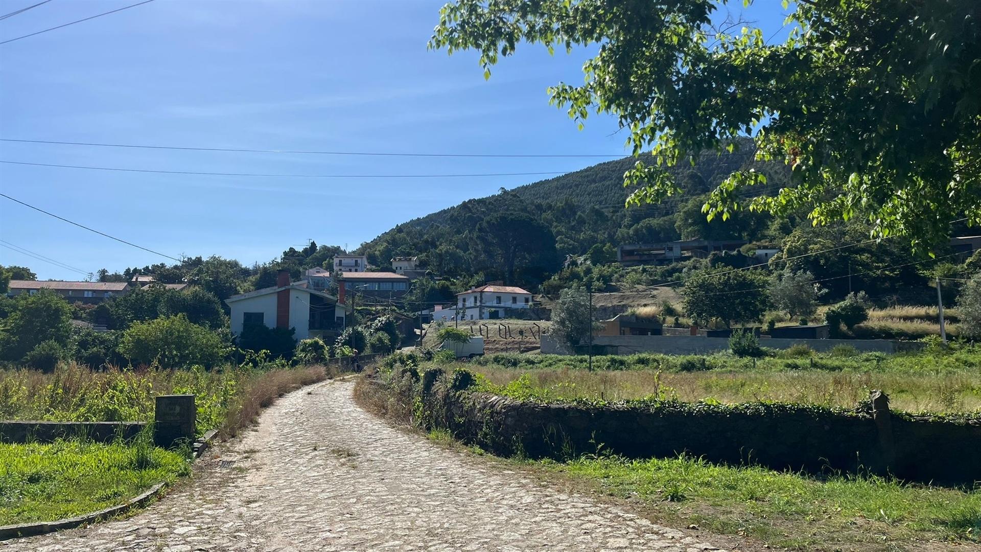 Terreno Premium Vilar de Mouros 360m² | Projeto Aprovado