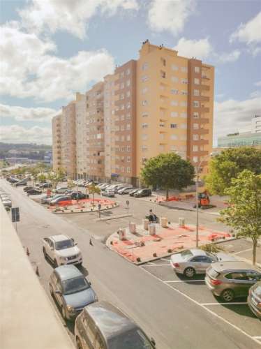 T3 com excelentes áreas com acabamentos de excelência em Nova Carnaxide