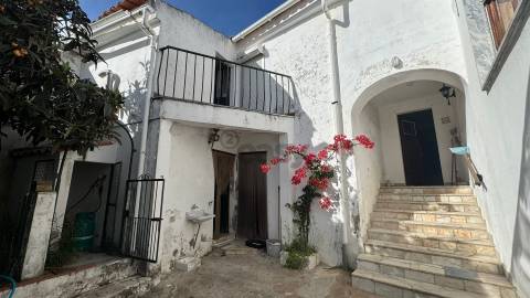 Moradia T3 no Centro de Castro Verde | Excelente potencial e localização privilegiada