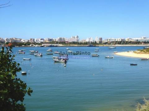 TERRENO p/ construção 8 apartamentos. Portugal, Algarve, Lagoa.