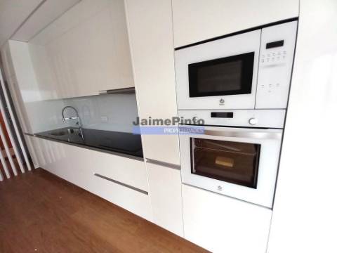 Apartamento T3 no Carvalhido. Portugal, Porto, Paranhos.