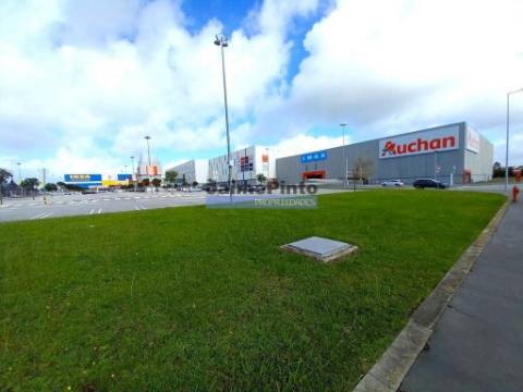 Terreno para construção de apartamentos. Matosinhos, Freixieiro, Perafita.