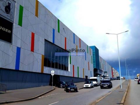 Terreno para construção de apartamentos. Matosinhos, Freixieiro, Perafita.