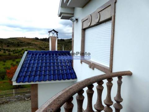 Casa de 9 quartos. Portugal, Norte, Mirandela.