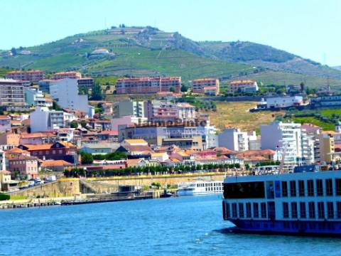 Hotel aprovado p/ construção, 20 quartos, Peso da Régua. Portugal, Douro, Régua.