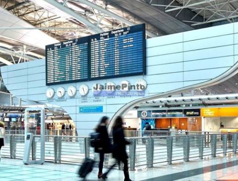 Parque Automóvel Aeroporto do Porto. Porto, Maia.