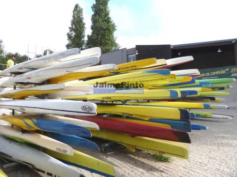 Quinta 1.500m2 com Moradia V4. Portugal, V. do Castelo, Ponte de Lima.