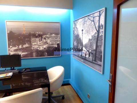 Escritório arrenda-se, 145m2, no Porto, Baixa. Portugal, Porto.