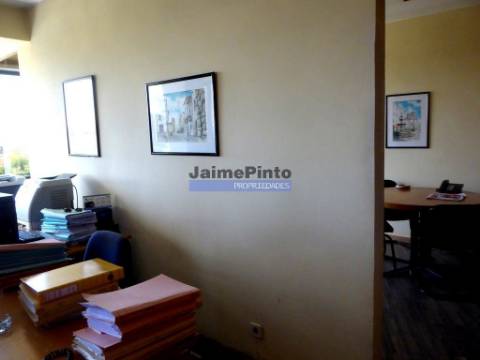 Escritório arrenda-se, 145m2, no Porto, Baixa. Portugal, Porto.