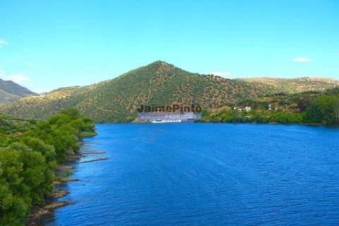 Moradia estilo Antigo, térrea, 5 quartos. Portugal, Figueira de Castelo Rodrigo, Escalhão.