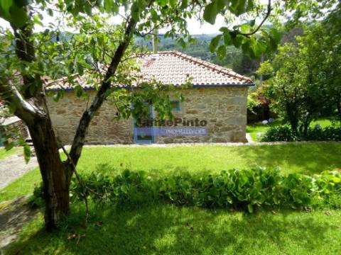 Casa, Moradia, Natureza, relvado. Alto Minho, Portugal, Caminha.