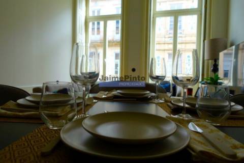 Apartamento T0 de 76m2 em segura Zona Histórica. Portugal, Porto.