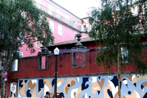 Apartamento T0 de 76m2 em segura Zona Histórica. Portugal, Porto.