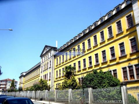 Moradia Nobre Antiga, para recuperar. Portugal, Braga.