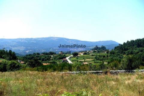 Terreno e Ruína p/ Restauro e Expansão, no Minho, em Agualonga. Portugal, V. do Castelo, Paredes de Coura.