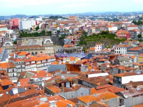 Edifício, Prédio devoluto para reabilitar, centro do Porto. Portugal, Baixa do Porto.