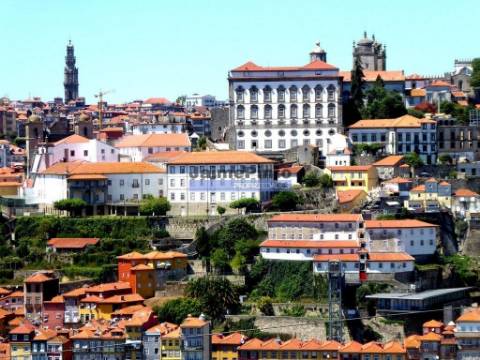 Hotel em projeto aprovado para 125 quartos. Portugal, Porto.
