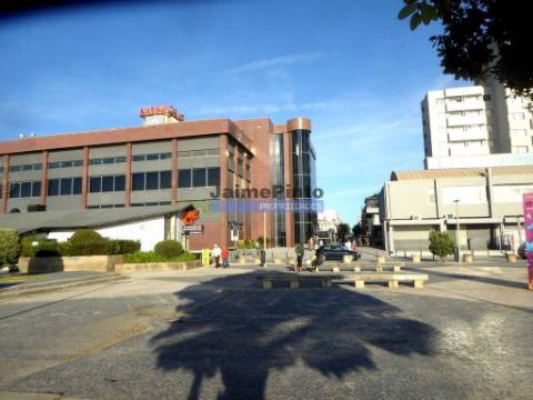 Terreno urbano c/ PIP aprovado p/ construção de Apartamentos, Comércio ou Serviços. Portugal, Espinho.