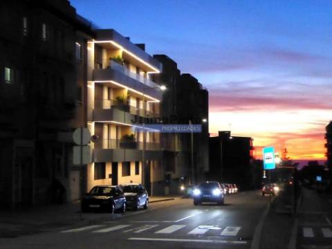 Terreno urbano c/ PIP aprovado p/ construção de Apartamentos, Comércio ou Serviços. Portugal, Espinho.