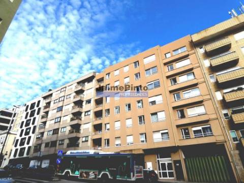 Apartamento T3 c/ Terraço 100m2, em construção. Portugal, Porto.