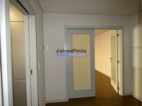 Apartamento T2, novo, próximo da Boavista. Portugal, Porto.