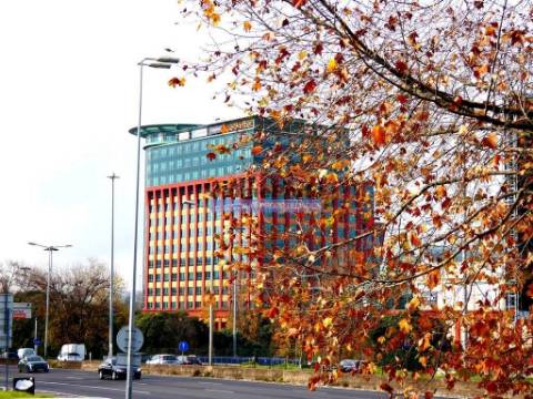Apartamento excecional, último piso, T3 + 1. Portugal, Lisboa, São Domingos de Benfica.