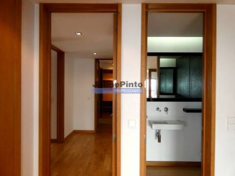 Apartamento excecional, último piso, T3 + 1. Portugal, Lisboa, São Domingos de Benfica.