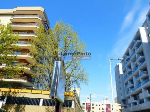 Apartamento T2 c/ Varanda, 81m2, em início construção. Portugal, Porto.