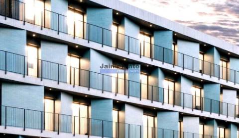 Apartamento T2 c/ Varanda, 81m2, em início construção. Portugal, Porto.