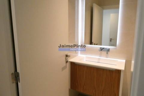 Apartamento T3 moderno, próximo de Mar e Praia. Portugal, Lisboa, ESTORIL.