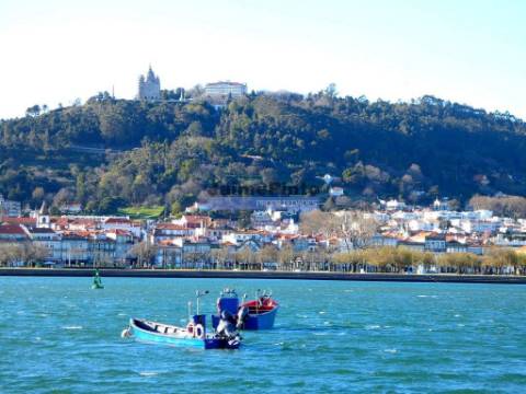 Residencial simpática, 40 quartos. Portugal, Viana do Castelo, Caminha.
