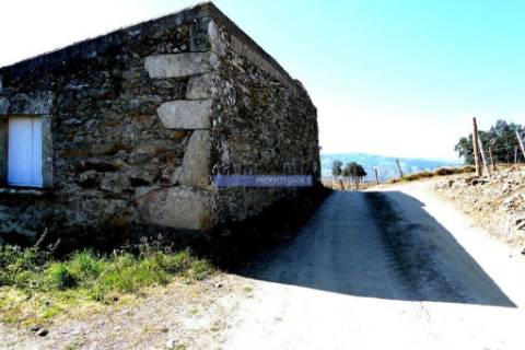 Propriedade 25.000m2 com vinha e algum olival. Portugal, Douro Interior, Carrazeda de Ansiães.