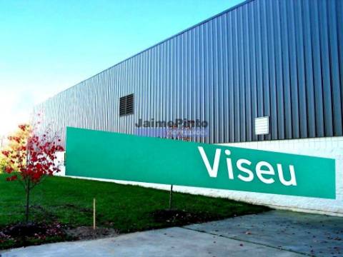 Armazém 2.600m2, terreno 11.000m2. Portugal, Norte, Viseu.