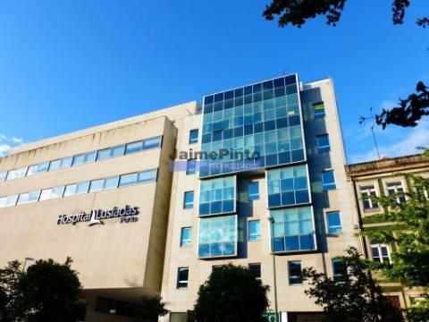 Escritório 35 m2 à  Av. da Boavista  no  Porto,  Portugal.