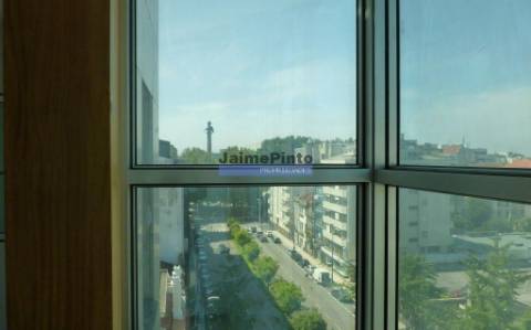 Escritório 35 m2 à  Av. da Boavista  no  Porto,  Portugal.