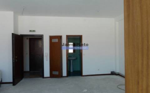 Escritório 35 m2 à  Av. da Boavista  no  Porto,  Portugal.