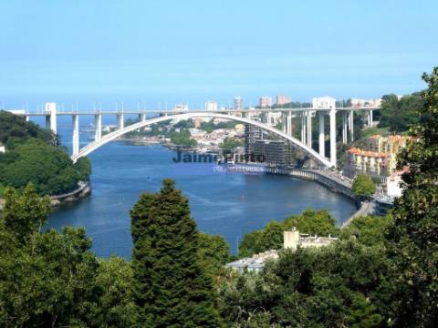 Apartamento DUPLEX T3, charme, Cedofeita. Portugal, Porto.