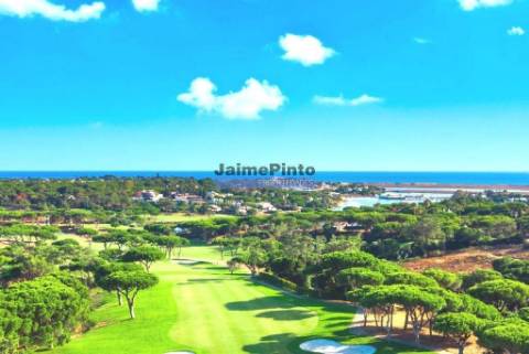 VIVENDA em local privilegiado em VALE do LOBO. Portugal, ALGARVE.