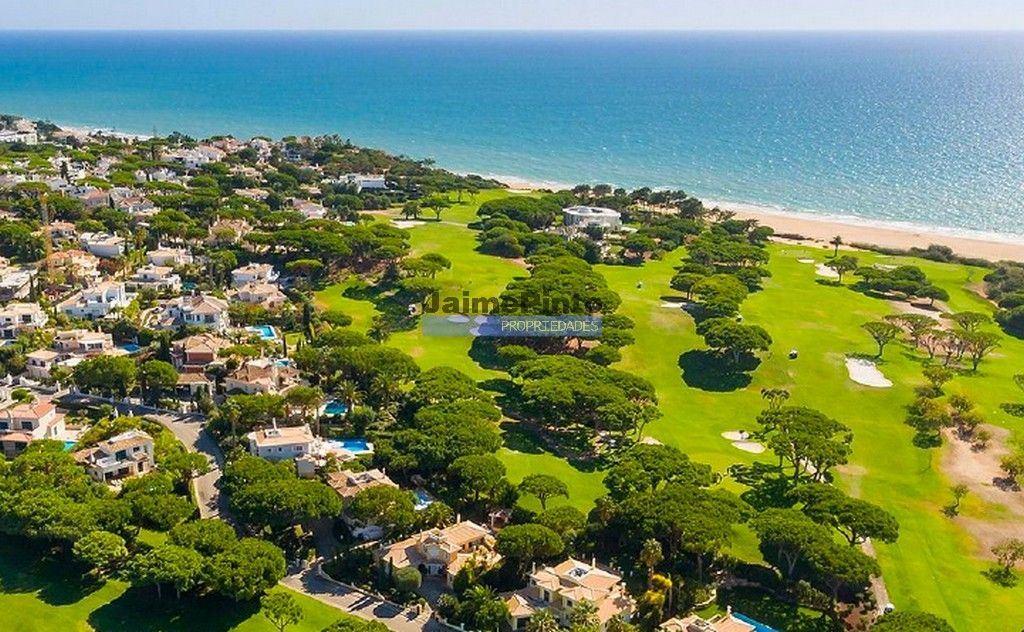 VIVENDA em local privilegiado em VALE do LOBO. Portugal, ALGARVE.
