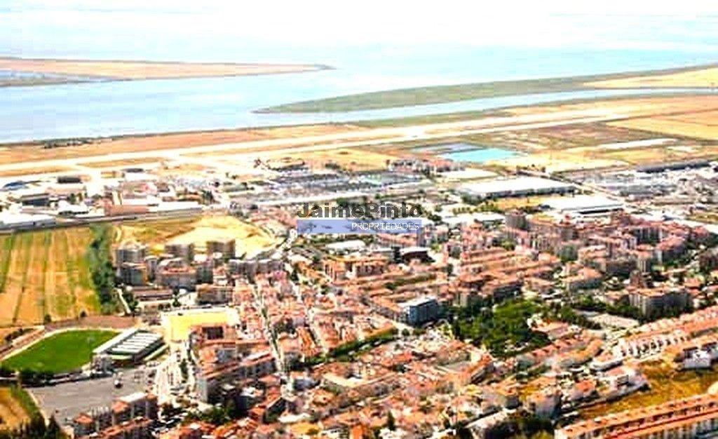 Espaço flexível de 490m2 p/ Comércio, Escritório, Showroom, Coworking. Portugal, Lisboa, Alverca.
